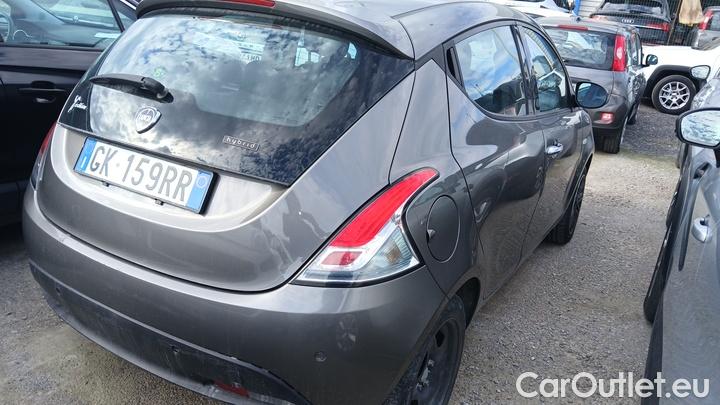 Lancia  Ypsilon 1.0 FireFly 70cv S&S Hybrid GOLD #4
