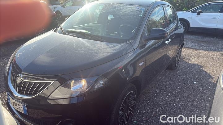 Lancia  Ypsilon 1.0 FireFly 70cv S&S Hybrid GOLD #1