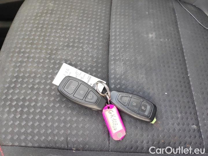 Ford  Kuga 2.5 Benzina FHEV 190CV AWD ST-Line Aut #16