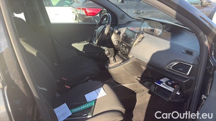 Lancia  Ypsilon 1.0 FireFly 70cv S&S Hybrid GOLD #5