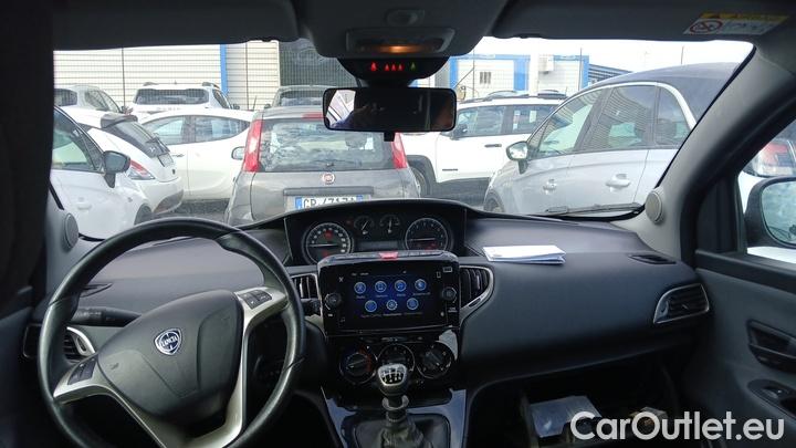 Lancia  Ypsilon 1.0 FireFly 70cv S&S Hybrid GOLD #6