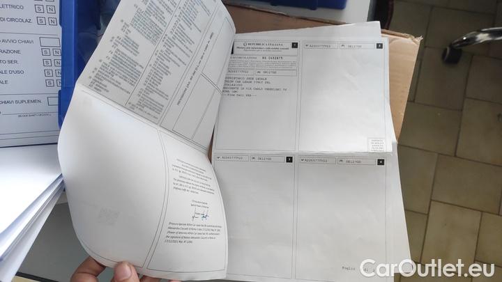 Ford  Kuga 2.5 Benzina FHEV 190CV AWD ST-Line Aut #19