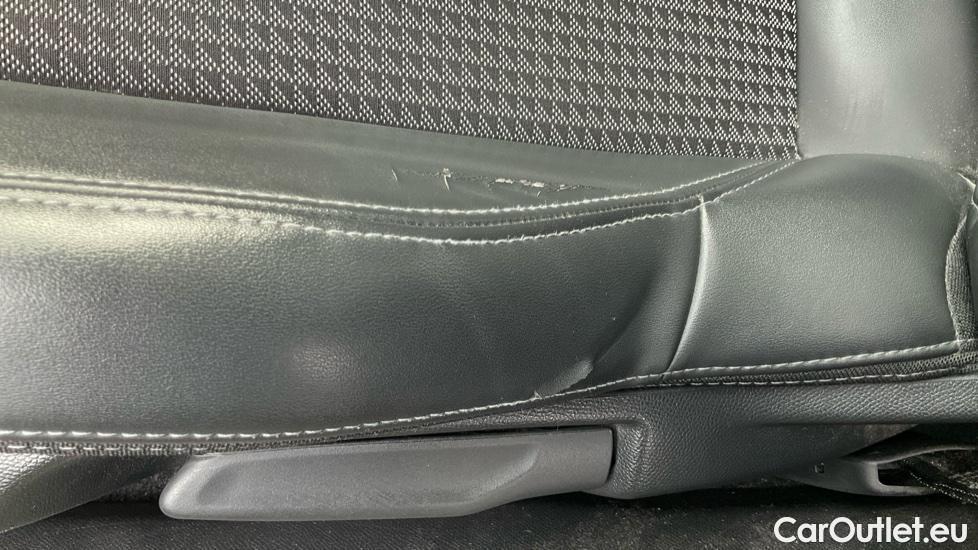 Peugeot  2008 1.2 puretech gt 96kW #27