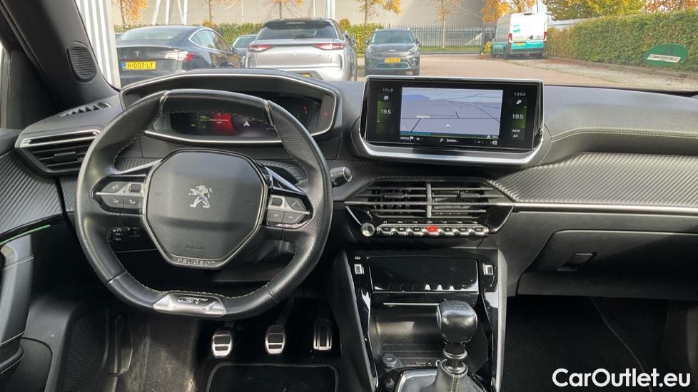 Peugeot  2008 1.2 puretech gt 96kW #15
