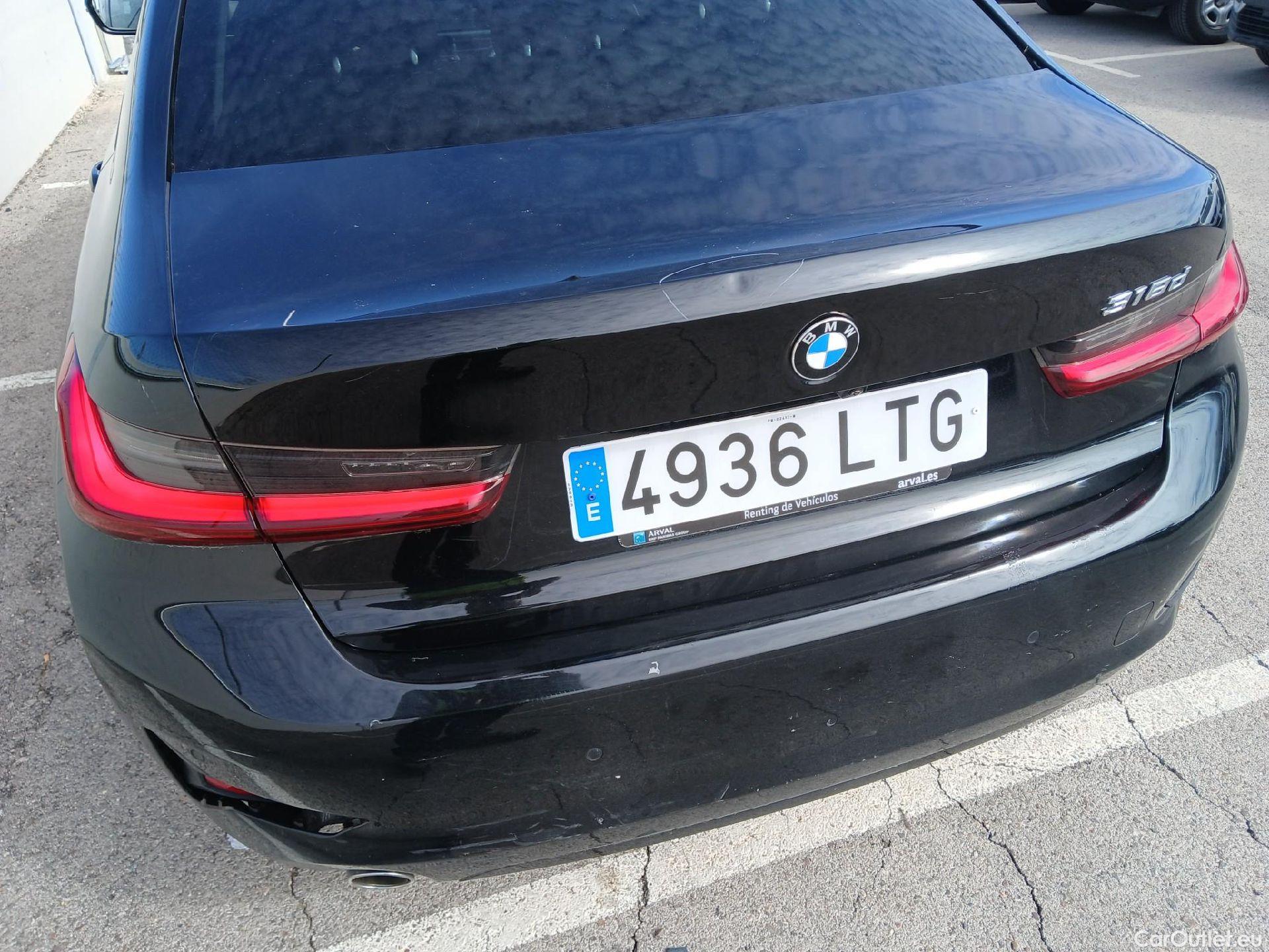  Bmw  Serie 3 BMW  / 2018 / 4P / sedán 318d Auto. #35