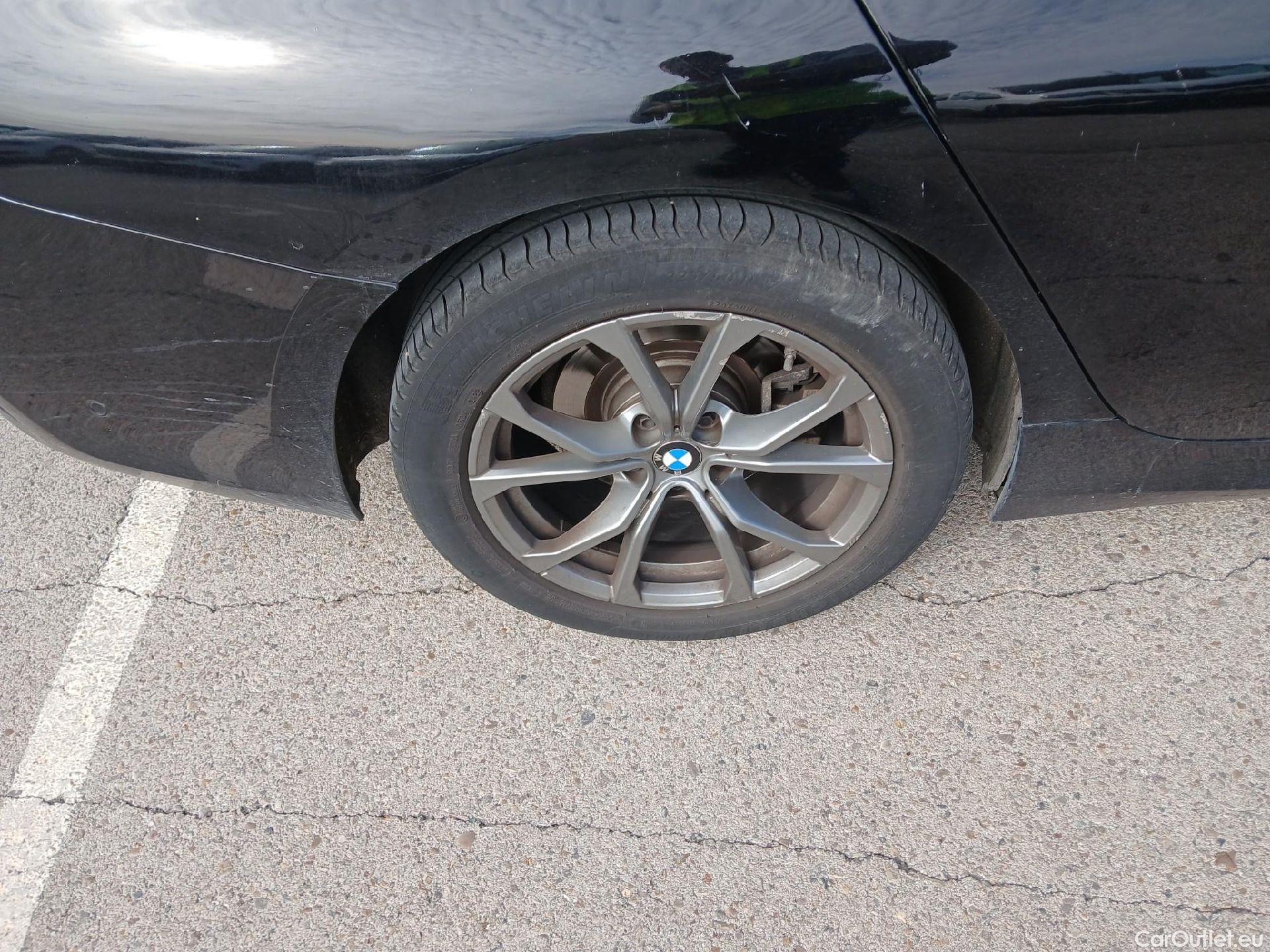  Bmw  Serie 3 BMW  / 2018 / 4P / sedán 318d Auto. #14