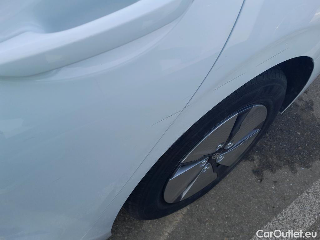 Hyundai   Ioniq HYUNDAI / 2019 / 5P / berlina con portón 1.6 GDI HEV Klass DCT #1