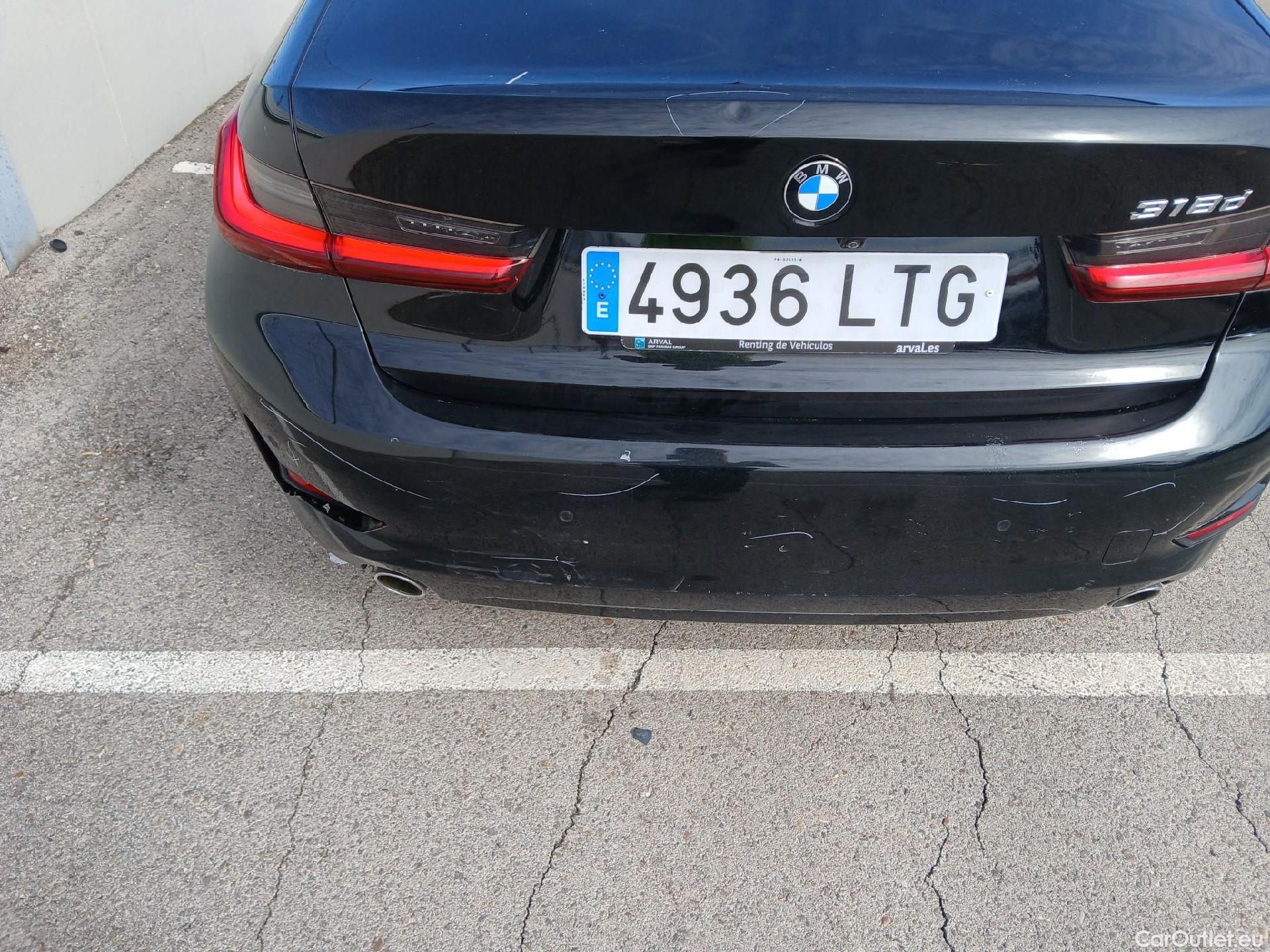  Bmw  Serie 3 BMW  / 2018 / 4P / sedán 318d Auto. #37