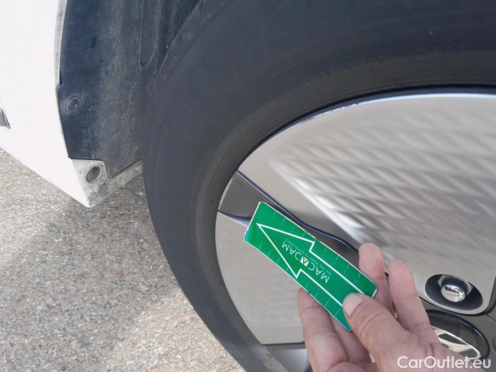 Hyundai   Ioniq HYUNDAI / 2019 / 5P / berlina con portón 1.6 GDI HEV Klass DCT #12