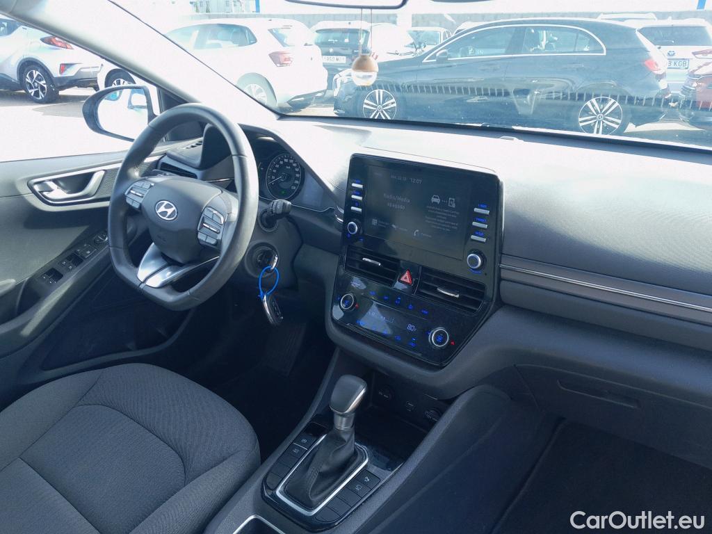 Hyundai   Ioniq HYUNDAI / 2019 / 5P / berlina con portón 1.6 GDI HEV Klass DCT #3