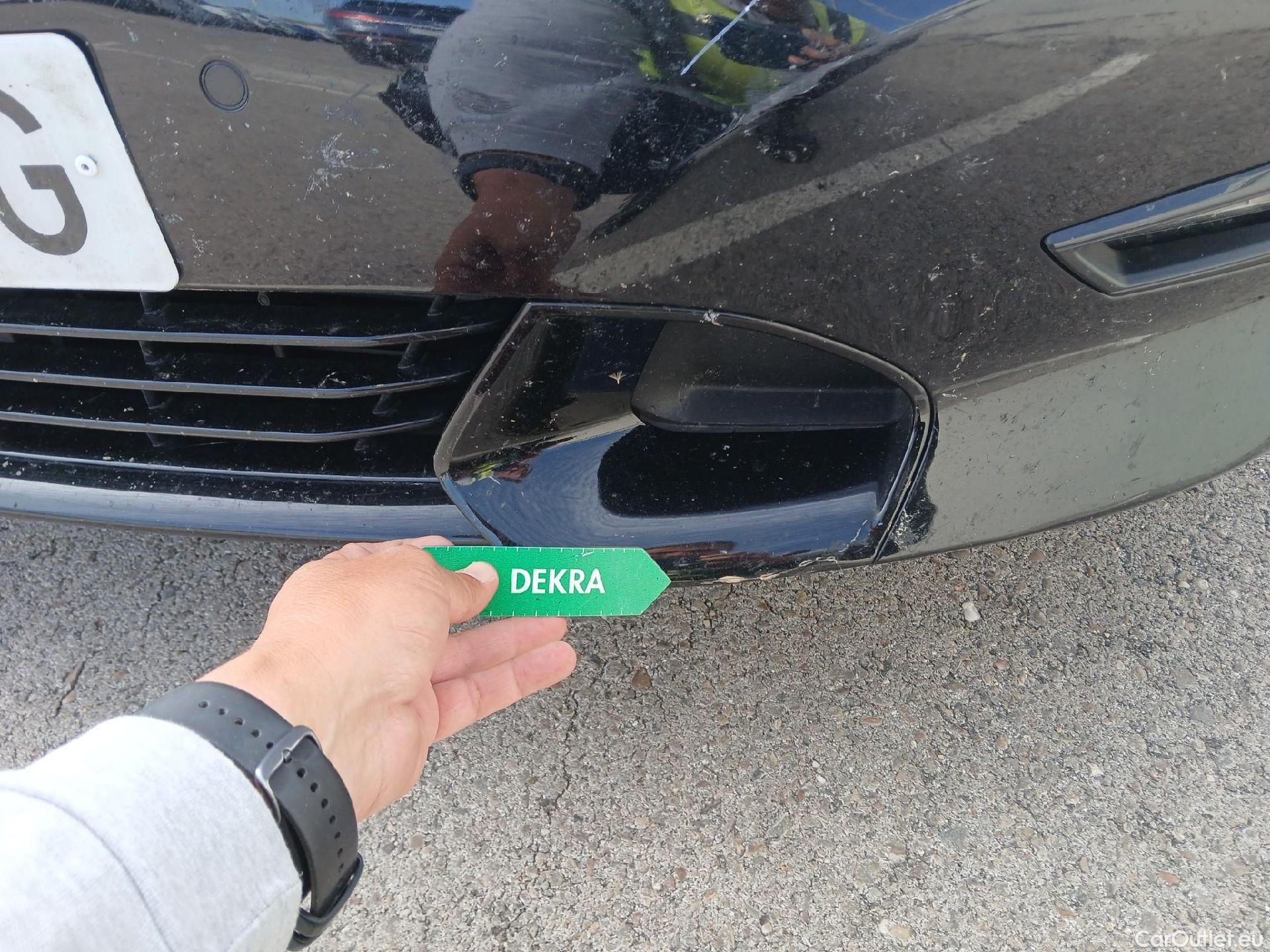  Bmw  Serie 3 BMW  / 2018 / 4P / sedán 318d Auto. #21