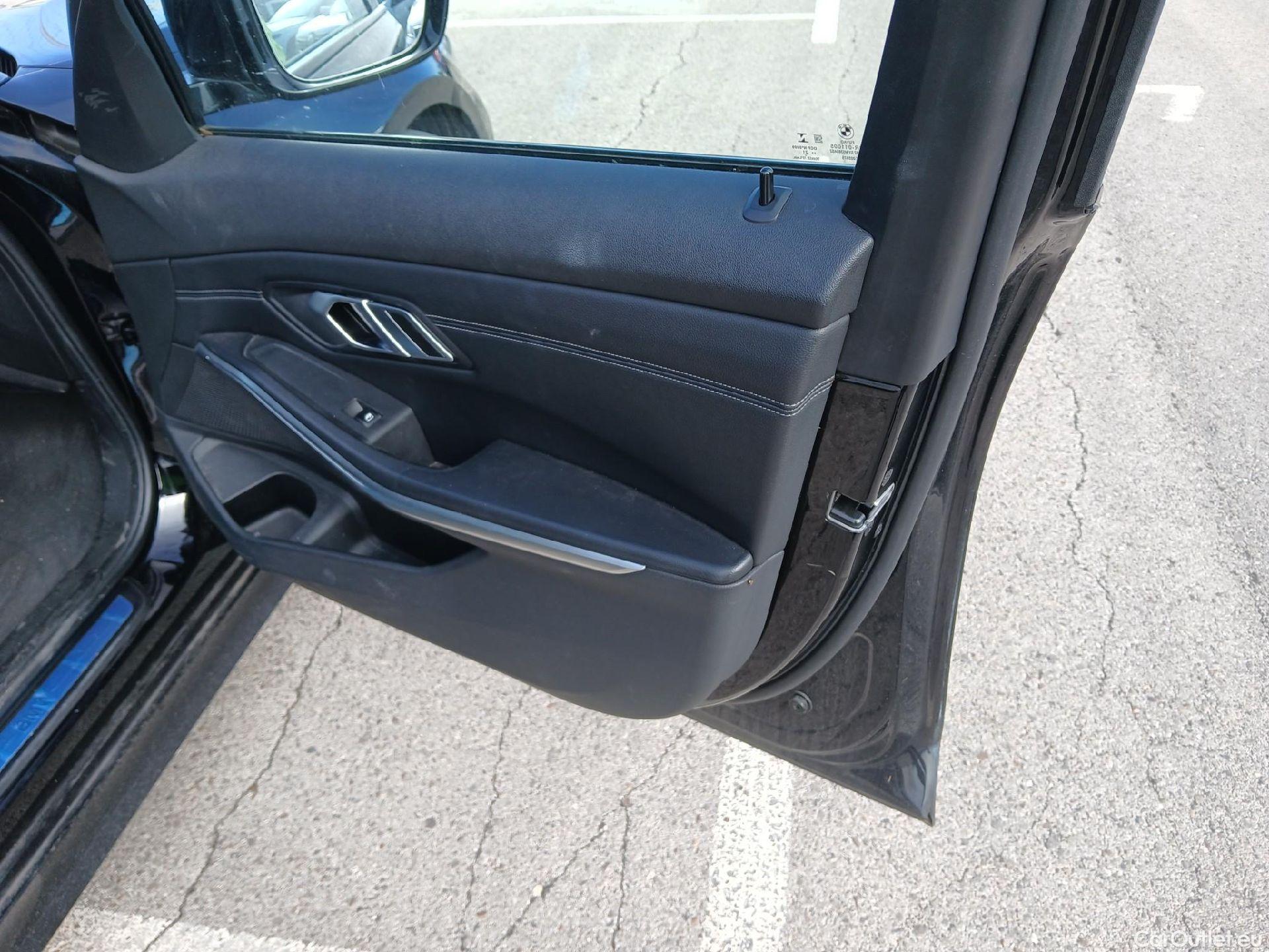  Bmw  Serie 3 BMW  / 2018 / 4P / sedán 318d Auto. #10