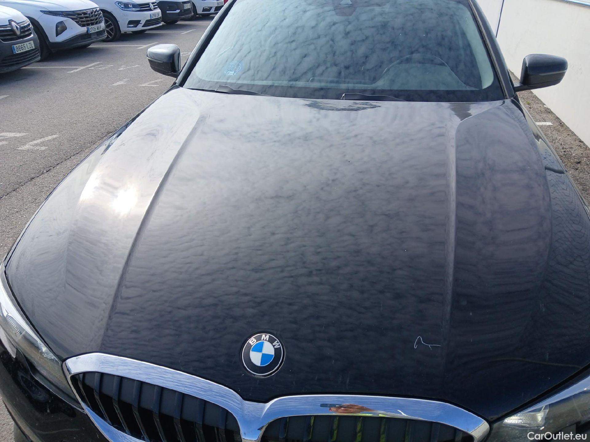  Bmw  Serie 3 BMW  / 2018 / 4P / sedán 318d Auto. #23