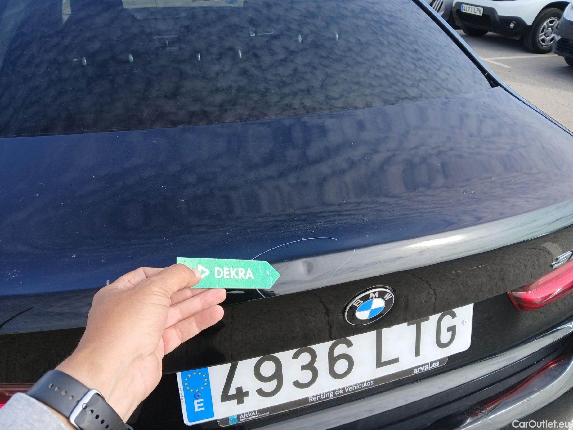  Bmw  Serie 3 BMW  / 2018 / 4P / sedán 318d Auto. #34