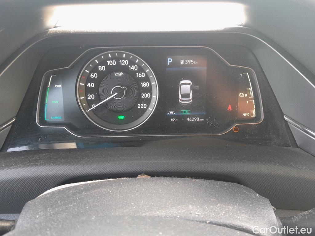 Hyundai   Ioniq HYUNDAI / 2019 / 5P / berlina con portón 1.6 GDI HEV Klass DCT #4