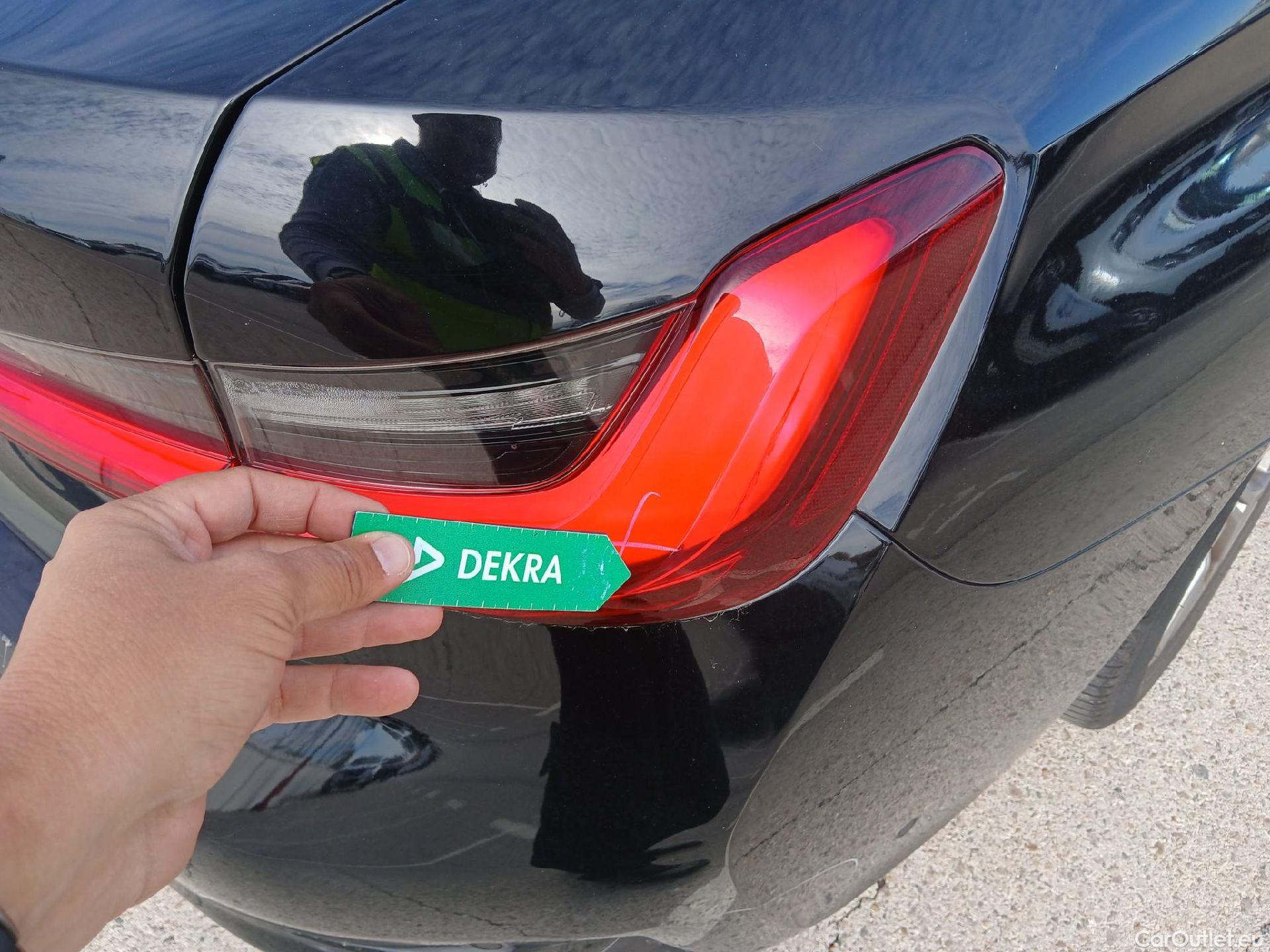  Bmw  Serie 3 BMW  / 2018 / 4P / sedán 318d Auto. #40