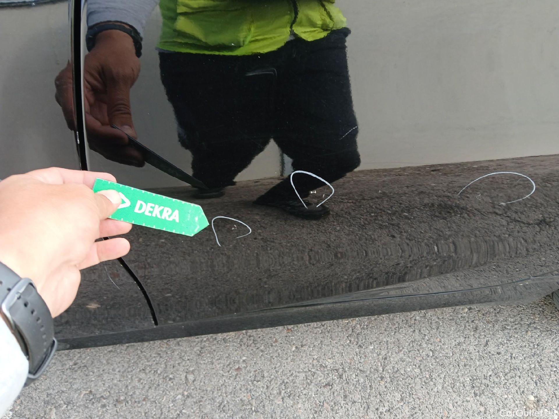  Bmw  Serie 3 BMW  / 2018 / 4P / sedán 318d Auto. #29