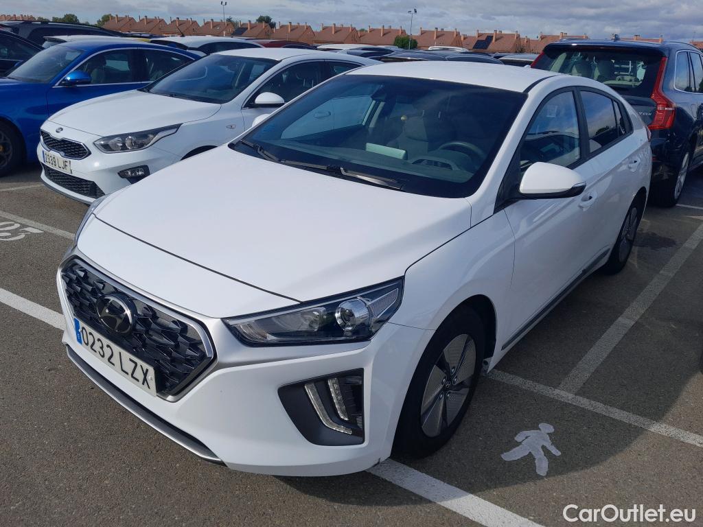 Hyundai   Ioniq HYUNDAI / 2019 / 5P / berlina con portón 1.6 GDI HEV Klass DCT #1