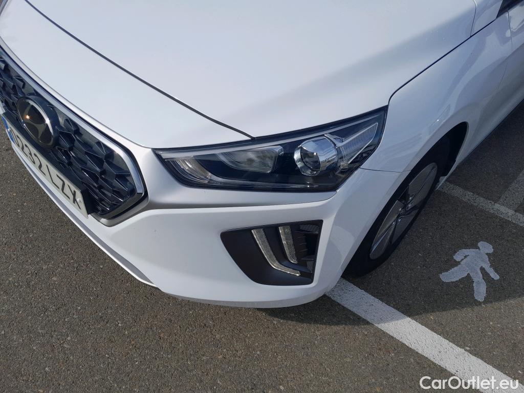 Hyundai   Ioniq HYUNDAI / 2019 / 5P / berlina con portón 1.6 GDI HEV Klass DCT #16