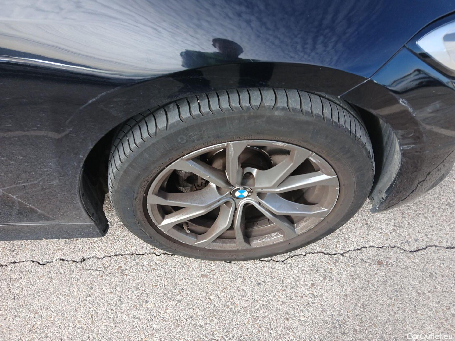  Bmw  Serie 3 BMW  / 2018 / 4P / sedán 318d Auto. #18