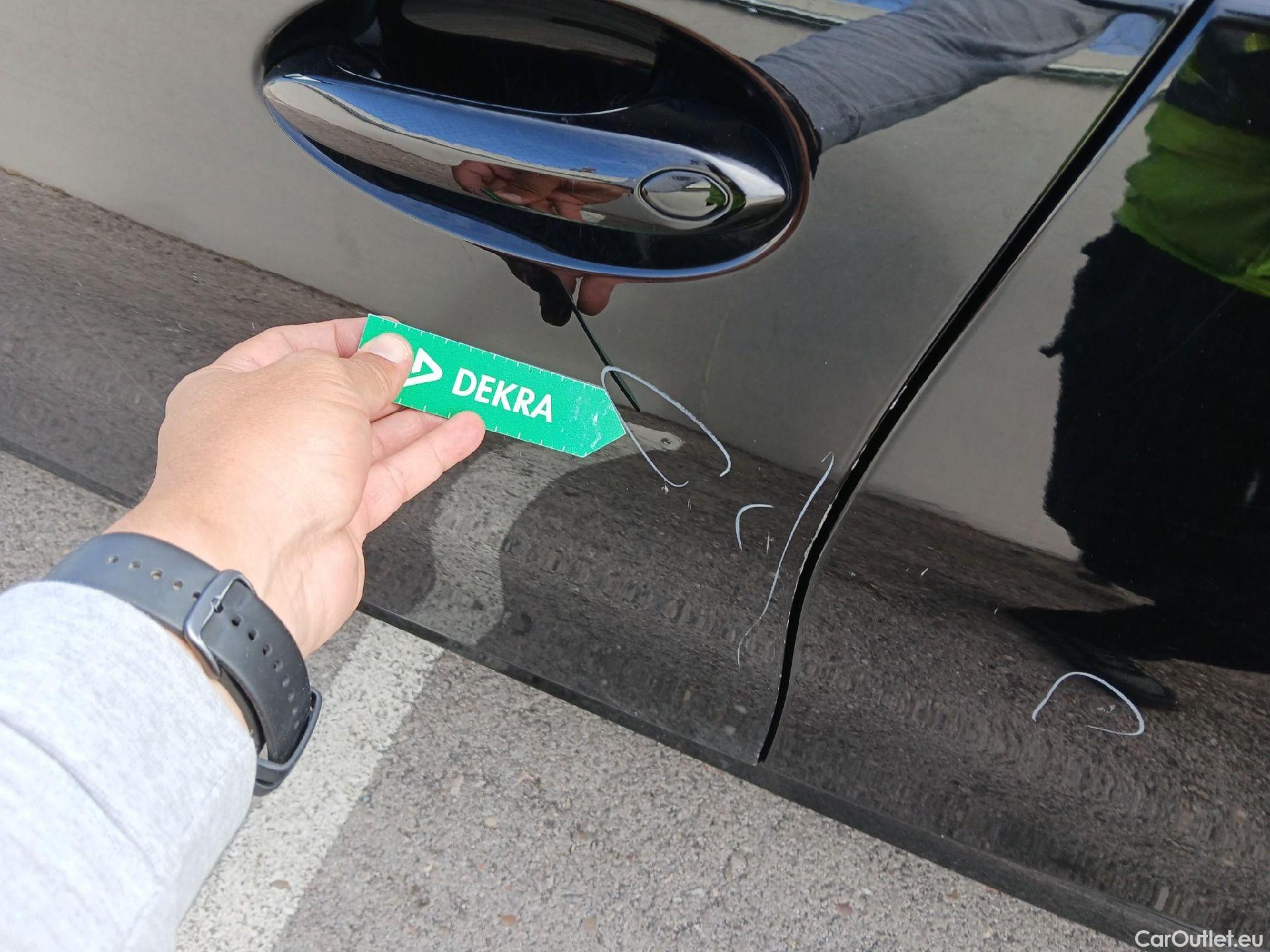  Bmw  Serie 3 BMW  / 2018 / 4P / sedán 318d Auto. #27