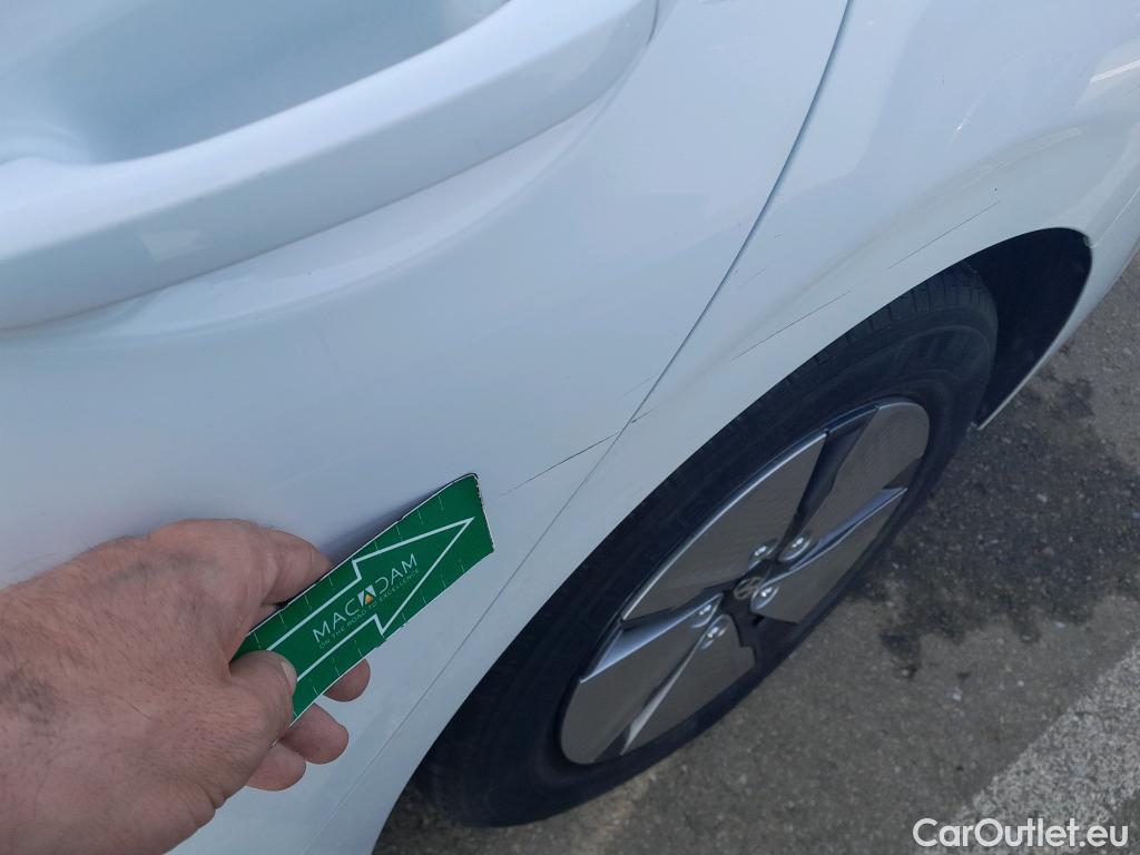 Hyundai   Ioniq HYUNDAI / 2019 / 5P / berlina con portón 1.6 GDI HEV Klass DCT #2