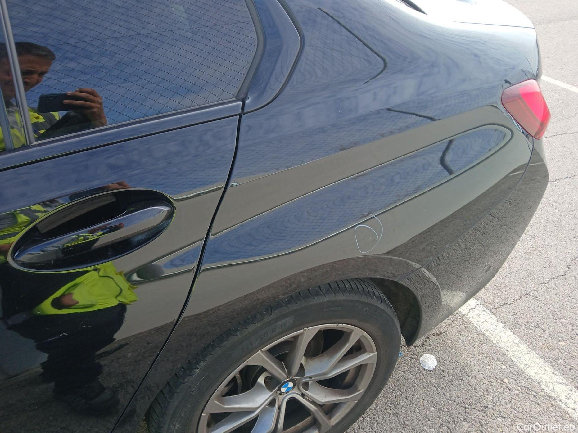  Bmw  Serie 3 BMW  / 2018 / 4P / sedán 318d Auto. #33