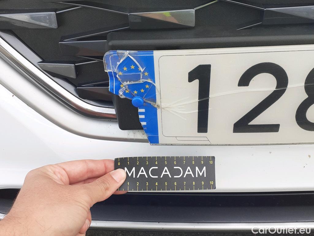  Hyundai   Ioniq HYUNDAI / 2019 / 5P / berlina con portón 1.6 GDI PHEV Klass DCT #30