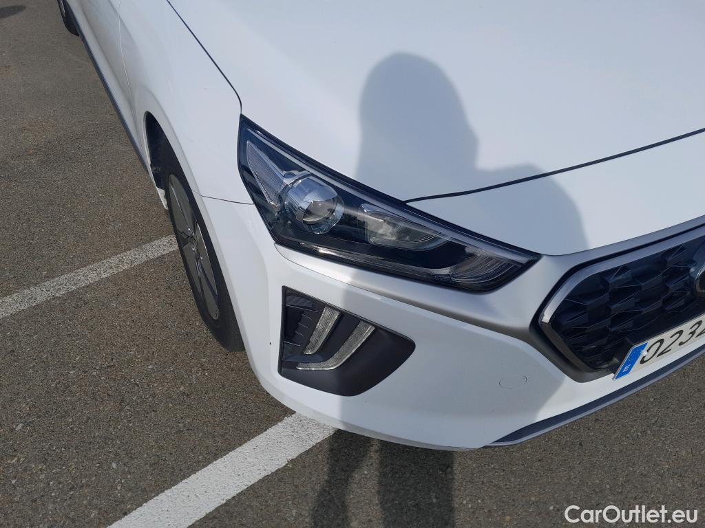 Hyundai   Ioniq HYUNDAI / 2019 / 5P / berlina con portón 1.6 GDI HEV Klass DCT #17