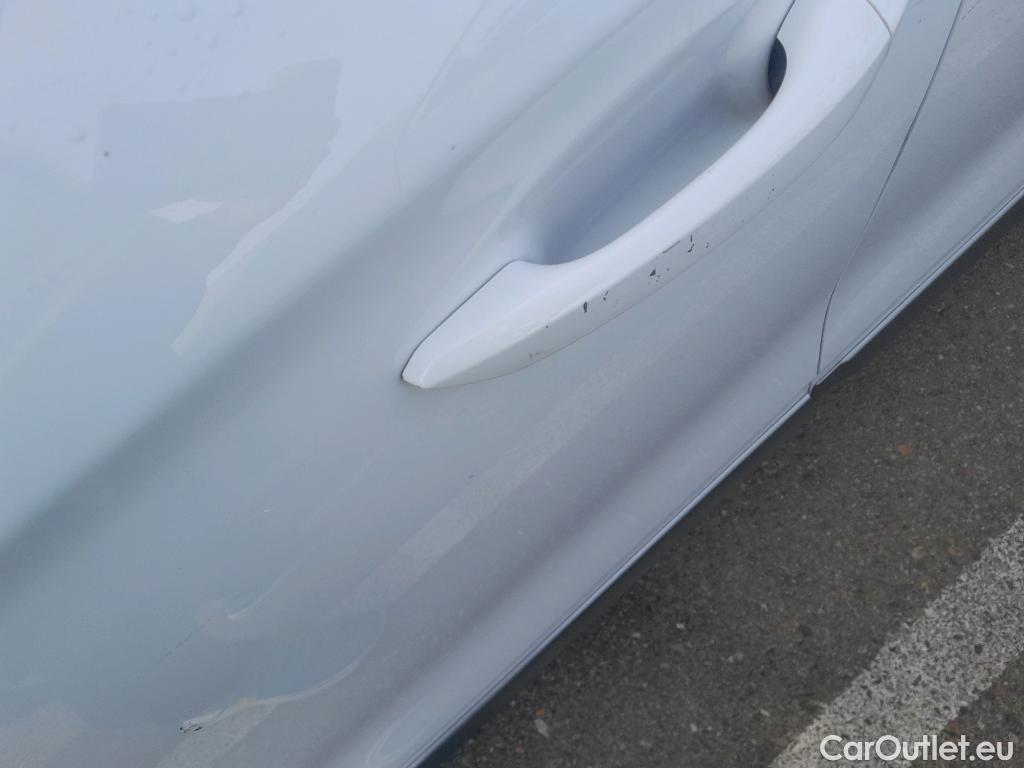 Hyundai   Ioniq HYUNDAI / 2019 / 5P / berlina con portón 1.6 GDI HEV Klass DCT #13