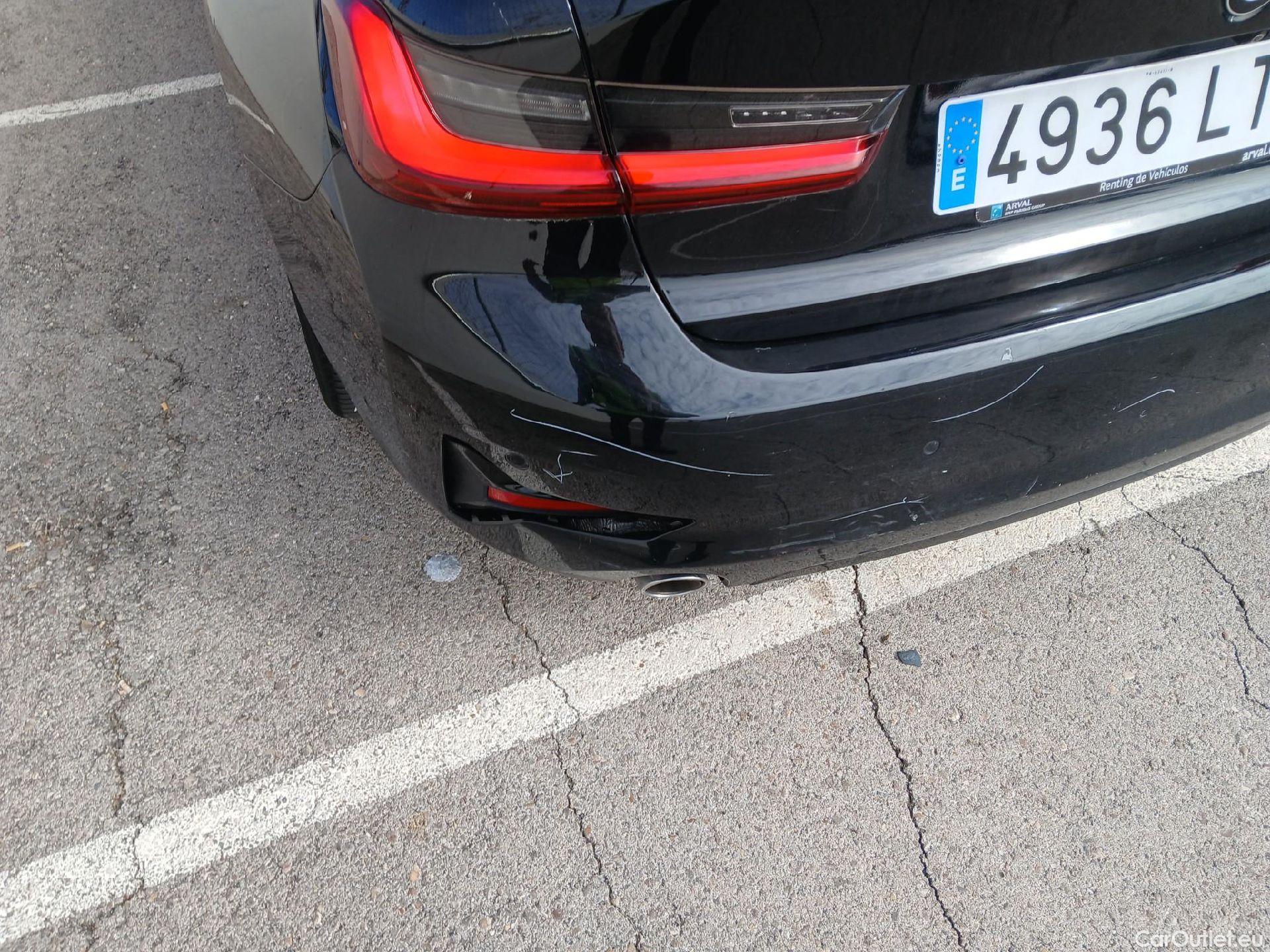  Bmw  Serie 3 BMW  / 2018 / 4P / sedán 318d Auto. #38