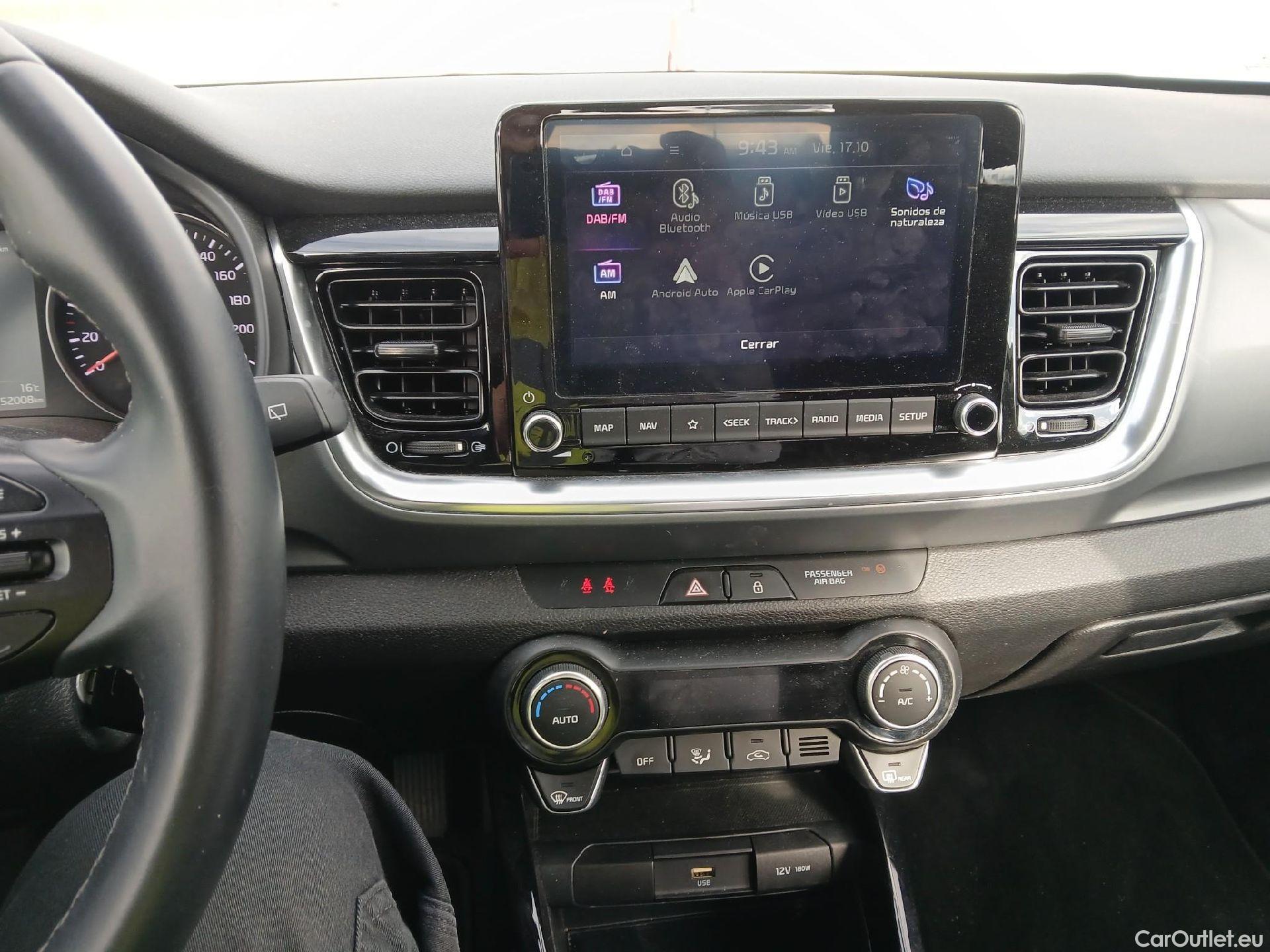 KIA  STONIC KIA  / 2017 / 5P / todoterreno 1.2 DPi 62kW (84CV) Drive #11