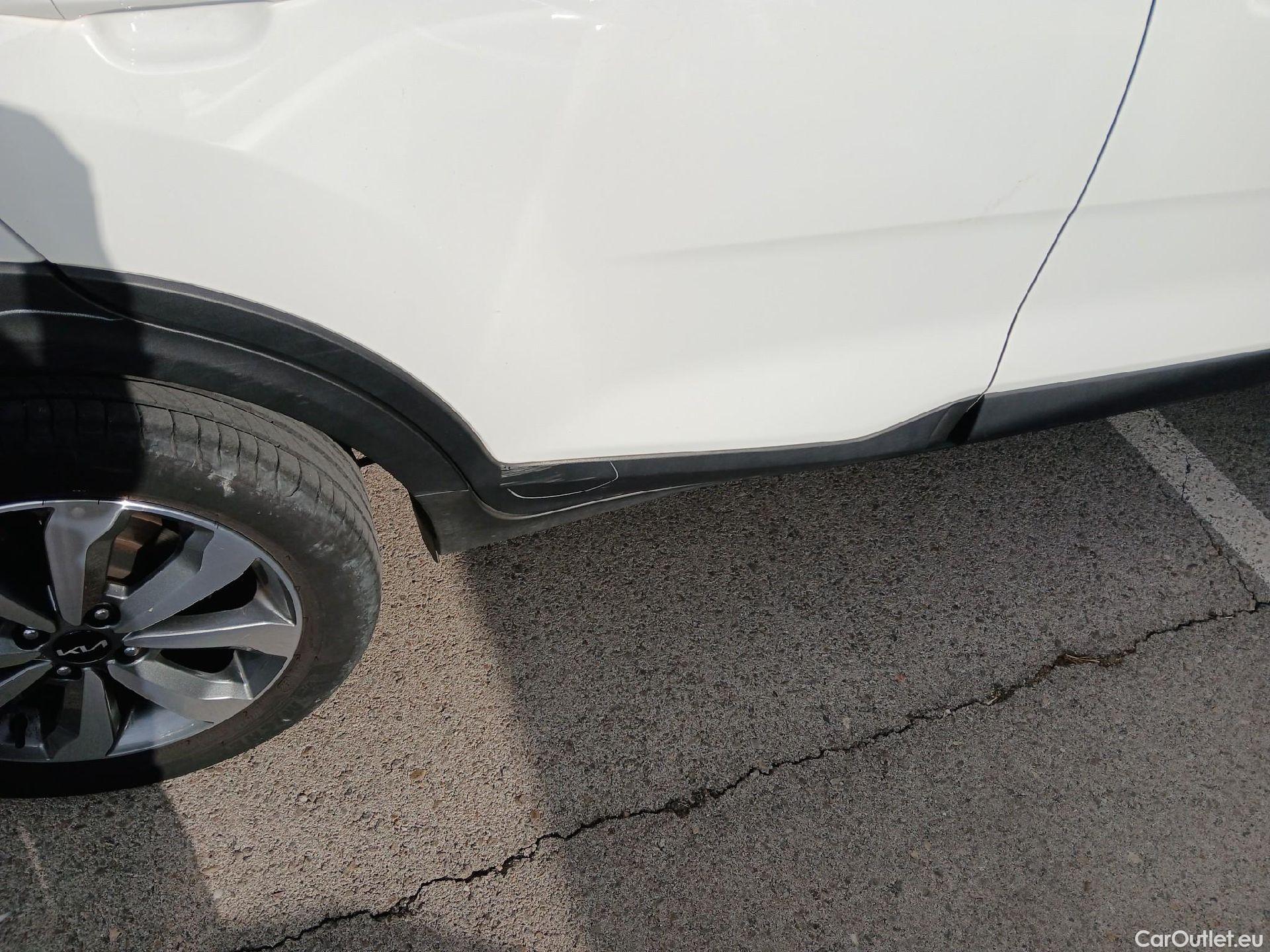 KIA  STONIC KIA  / 2017 / 5P / todoterreno 1.2 DPi 62kW (84CV) Drive #13