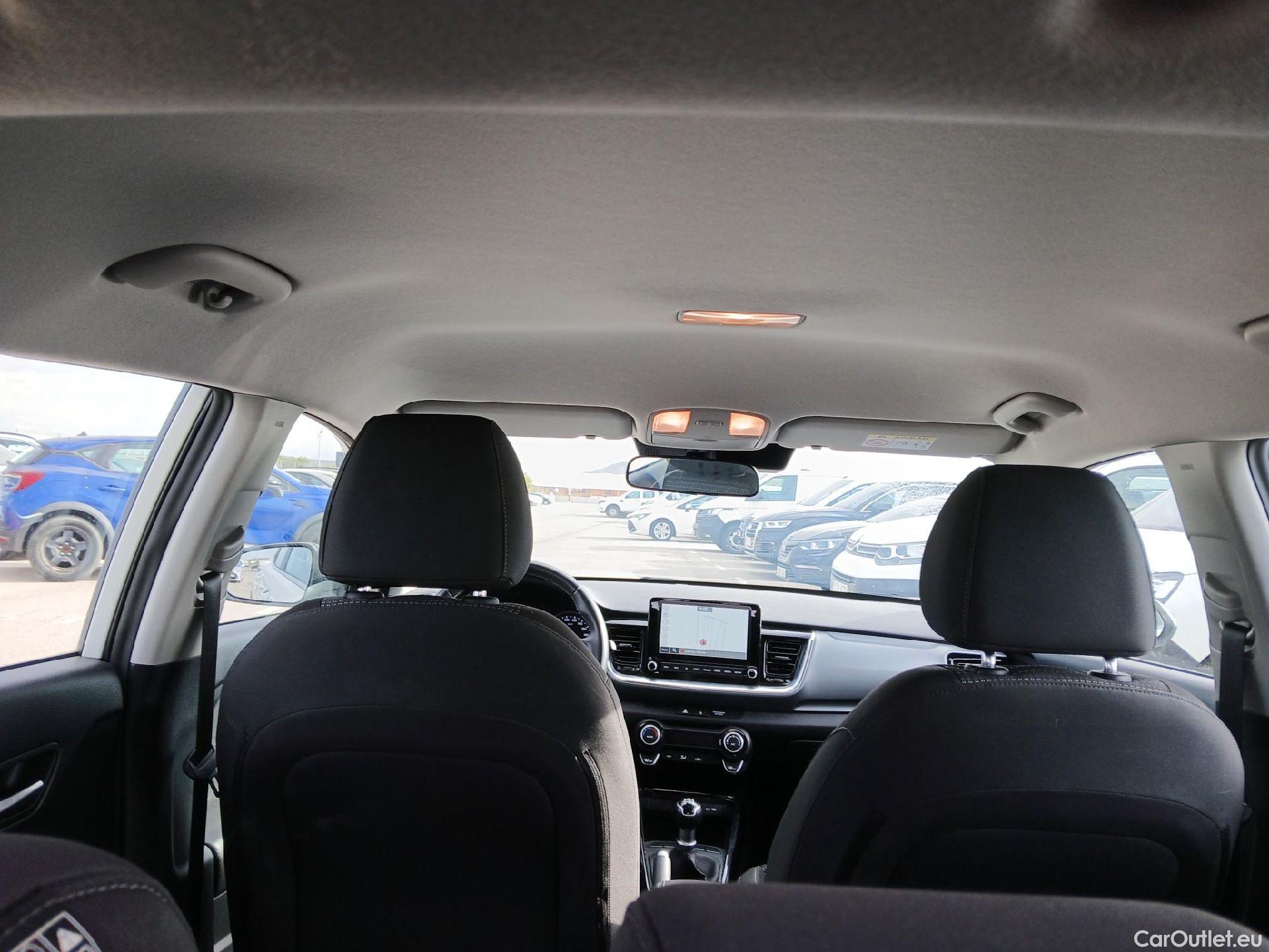 KIA  STONIC KIA  / 2017 / 5P / todoterreno 1.2 DPi 62kW (84CV) Drive #10