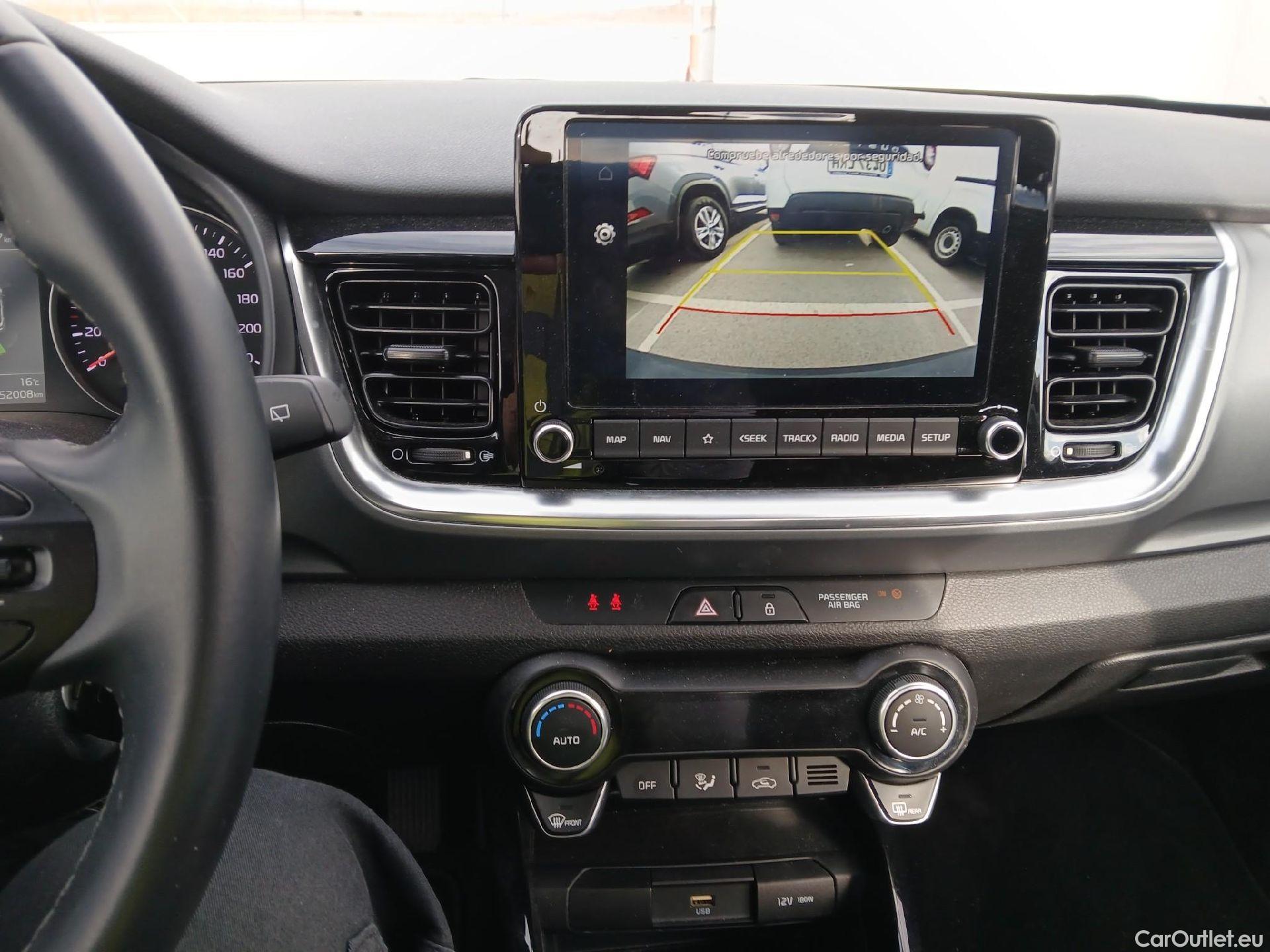 KIA  STONIC KIA  / 2017 / 5P / todoterreno 1.2 DPi 62kW (84CV) Drive #13