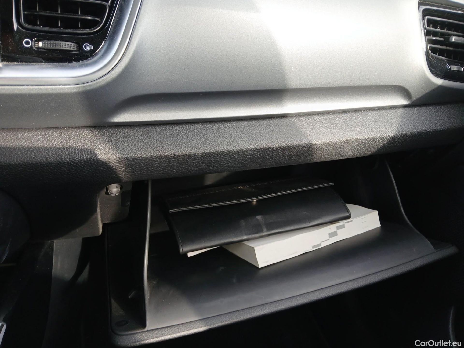 KIA  STONIC KIA  / 2017 / 5P / todoterreno 1.2 DPi 62kW (84CV) Drive #1