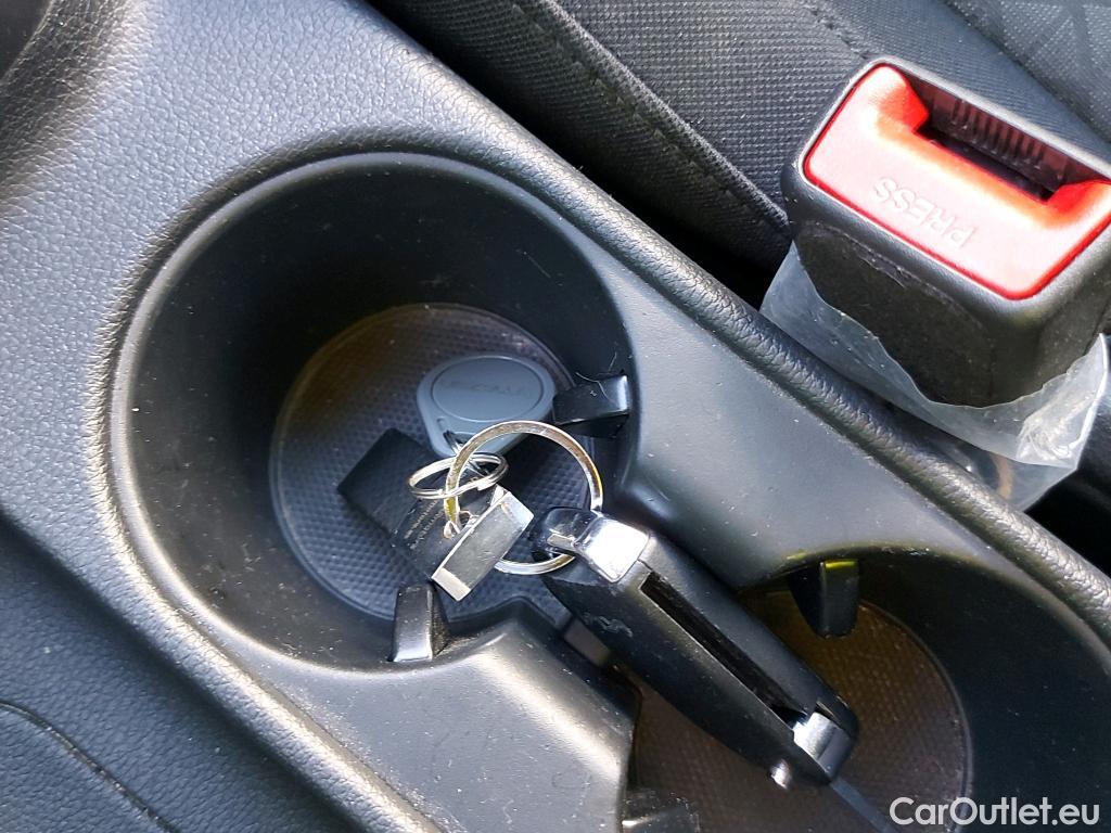 KIA  Cee'd KIA Ceed / 2021 / 5P / berlina con portón 1.0 T-GDi 74kW (100CV) Concept #3