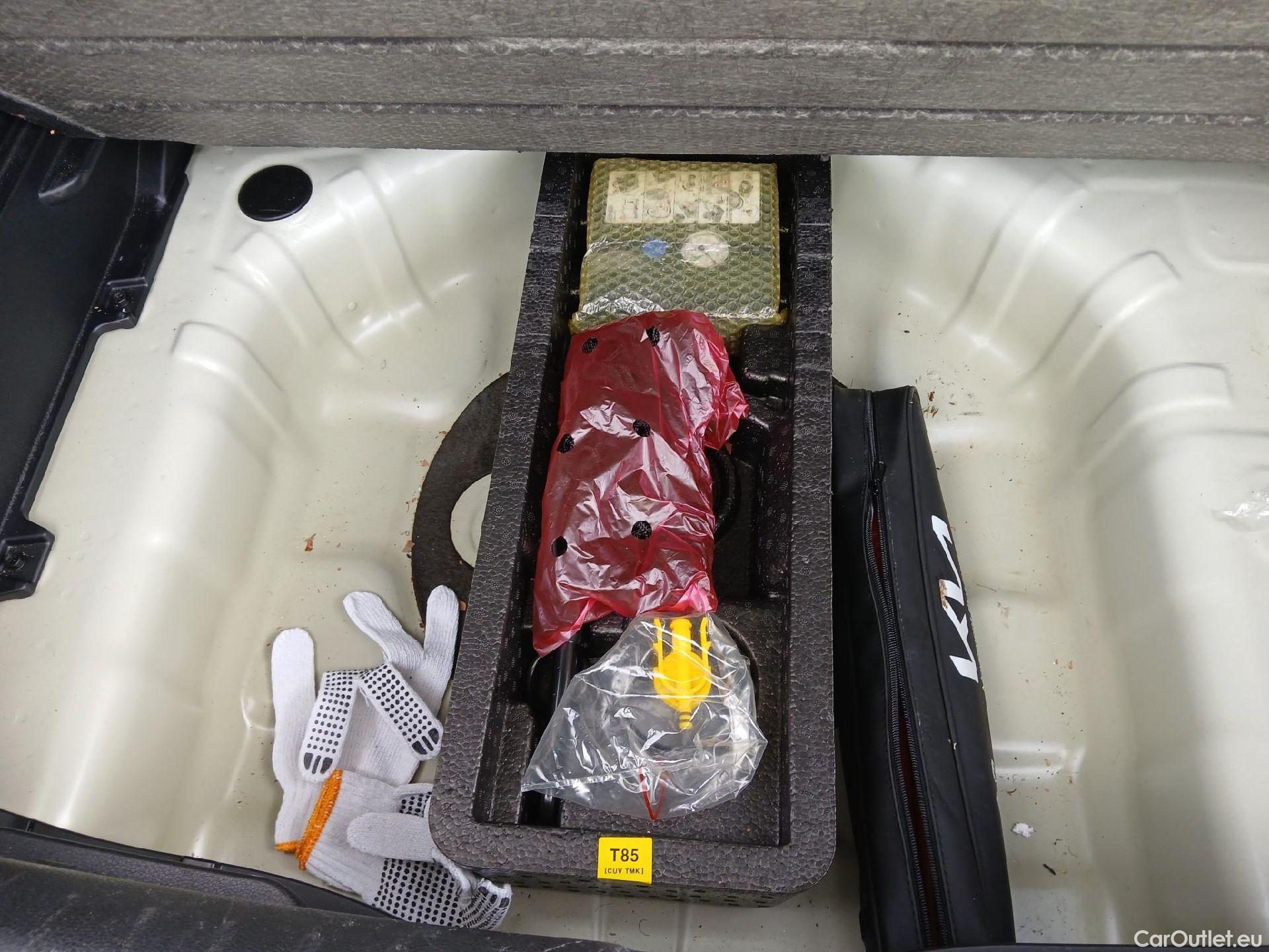 KIA  STONIC KIA  / 2017 / 5P / todoterreno 1.2 DPi 62kW (84CV) Drive #14