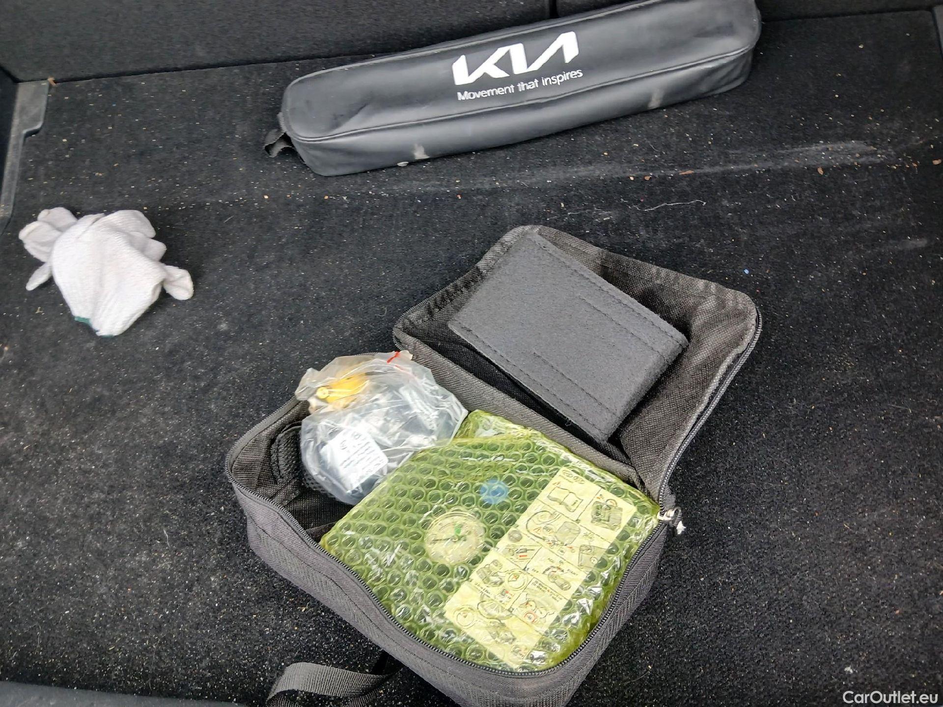 KIA  STONIC  Drive 1.0 T-GDI 100CV MT6 E6d #13