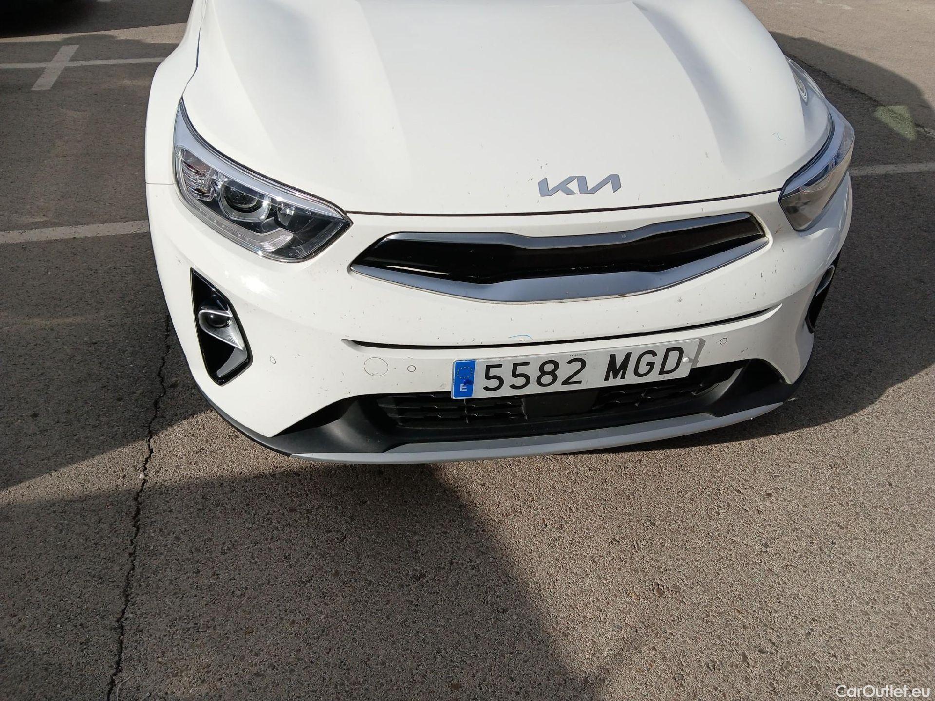 KIA  STONIC KIA  / 2017 / 5P / todoterreno 1.2 DPi 62kW (84CV) Drive #5