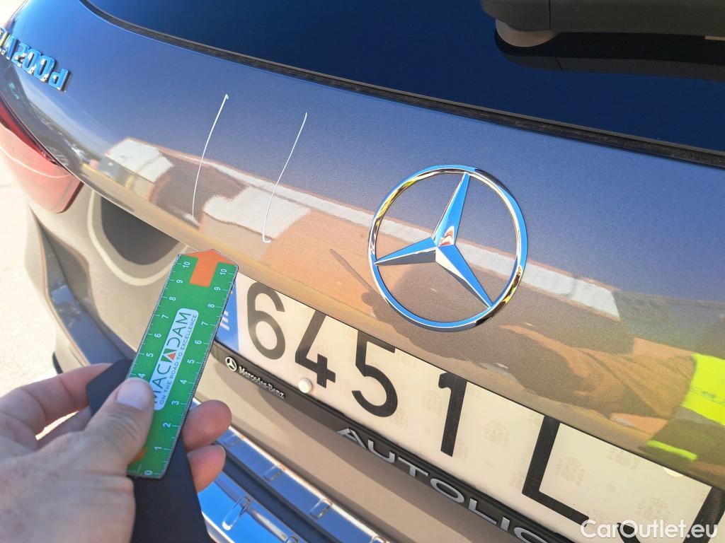  Mercedes  GLA Clase   200 d (247.712)AMG AMG Line 150CV AT8 E6d #4