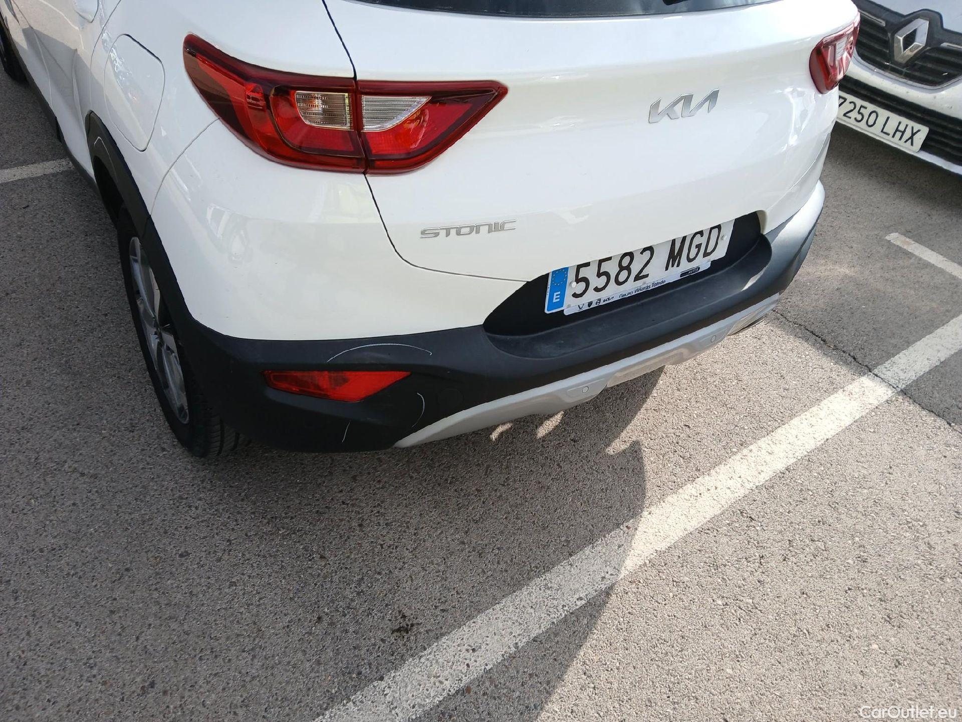 KIA  STONIC KIA  / 2017 / 5P / todoterreno 1.2 DPi 62kW (84CV) Drive #11