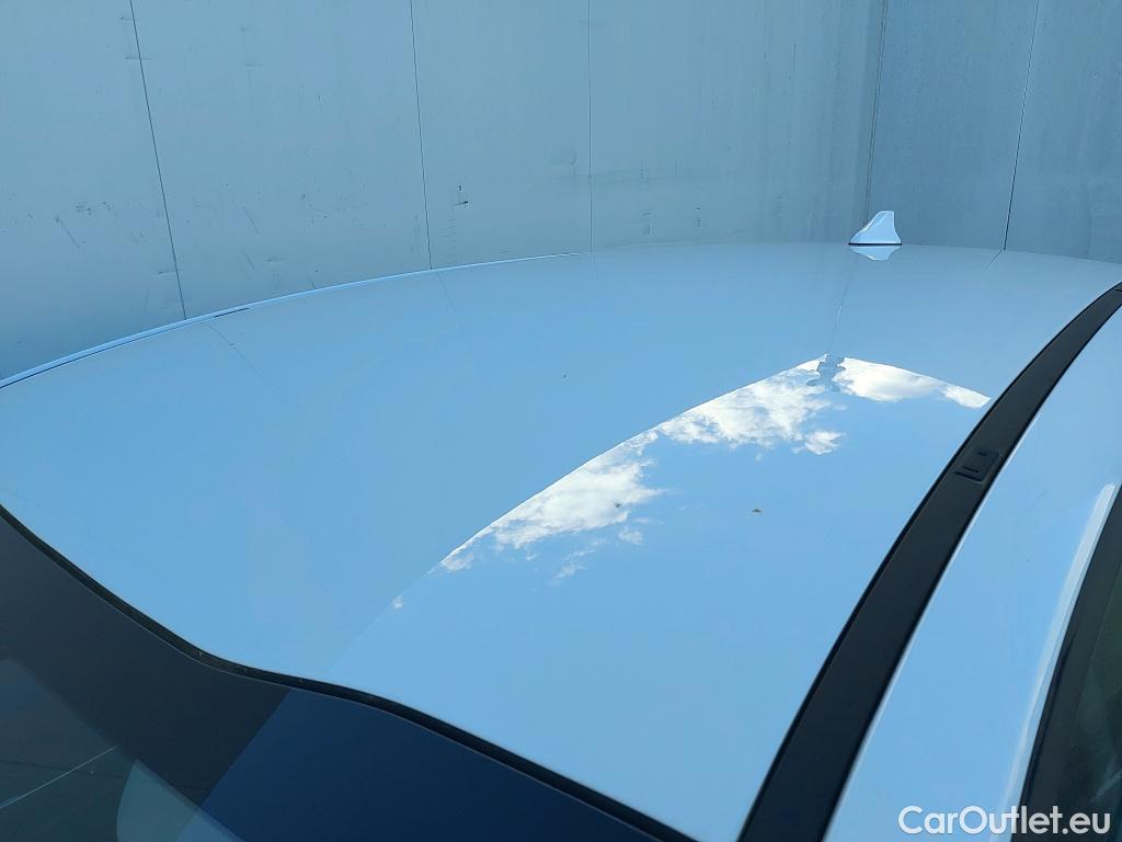 KIA  Cee'd KIA Ceed / 2021 / 5P / berlina con portón 1.0 T-GDi 74kW (100CV) Concept #16