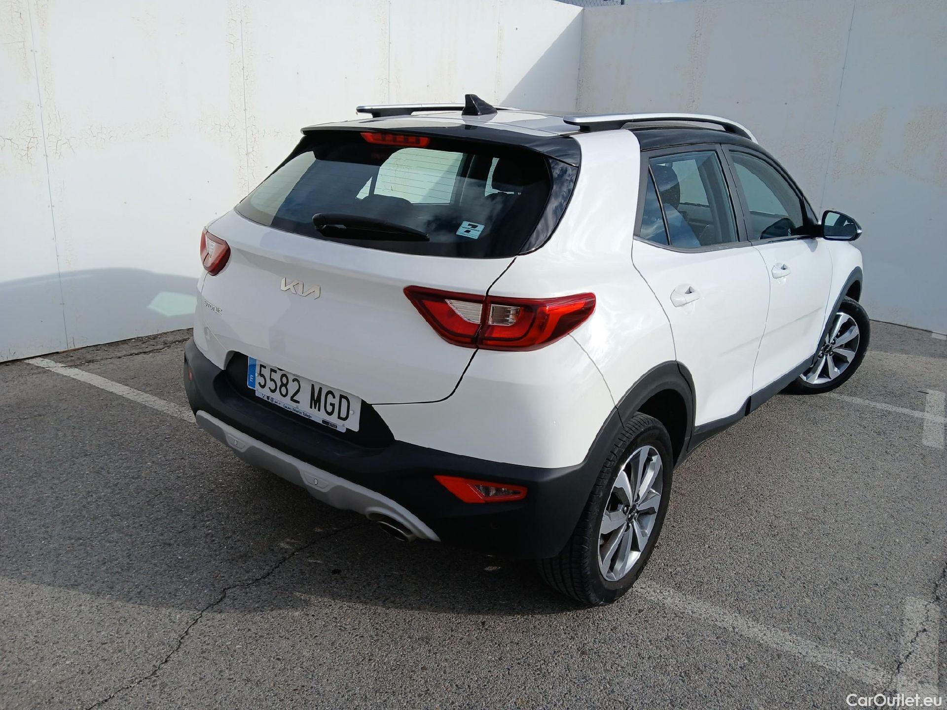 KIA  STONIC KIA  / 2017 / 5P / todoterreno 1.2 DPi 62kW (84CV) Drive #2