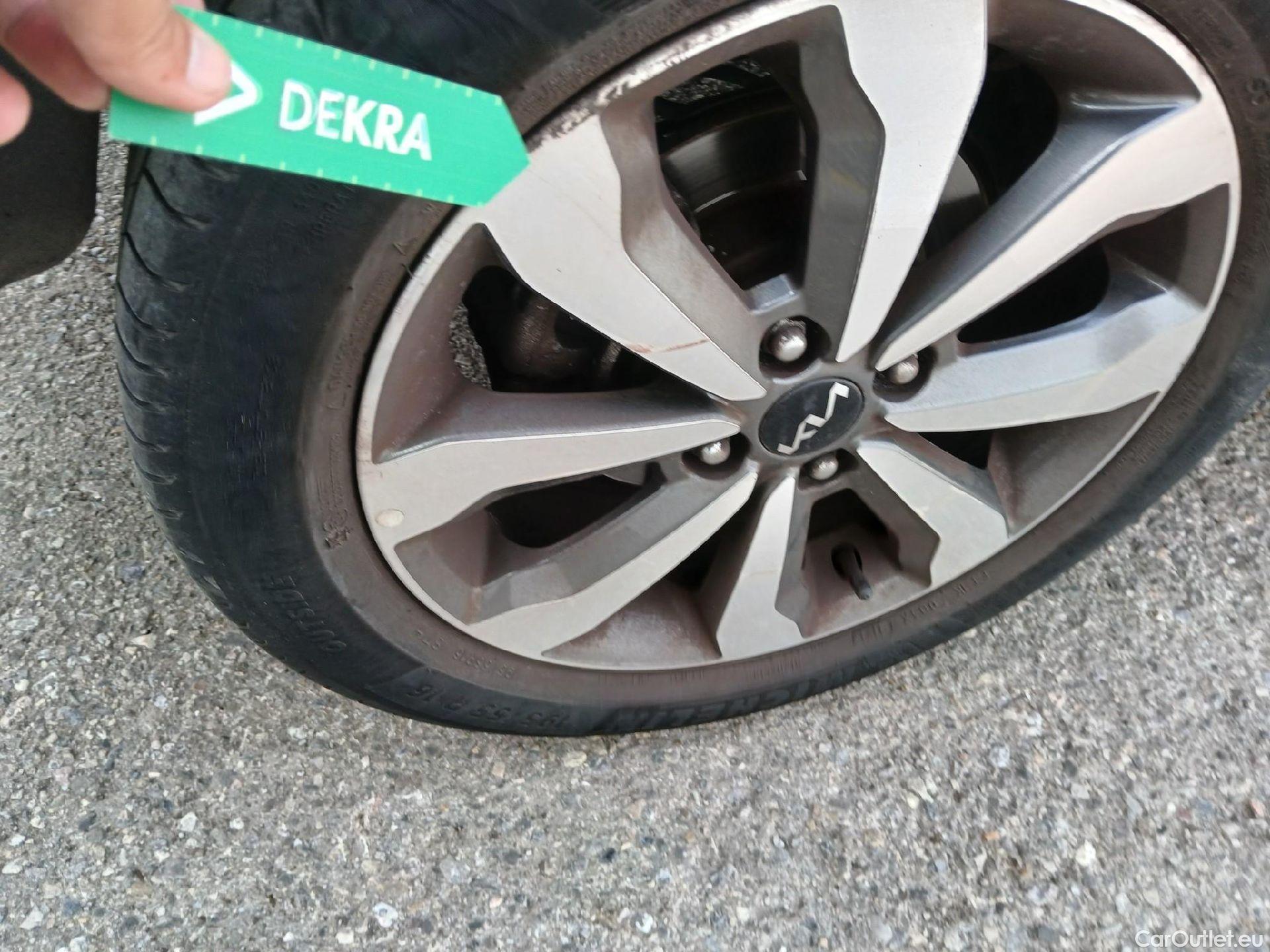 KIA  STONIC  Drive 1.0 T-GDI 100CV MT6 E6d #21