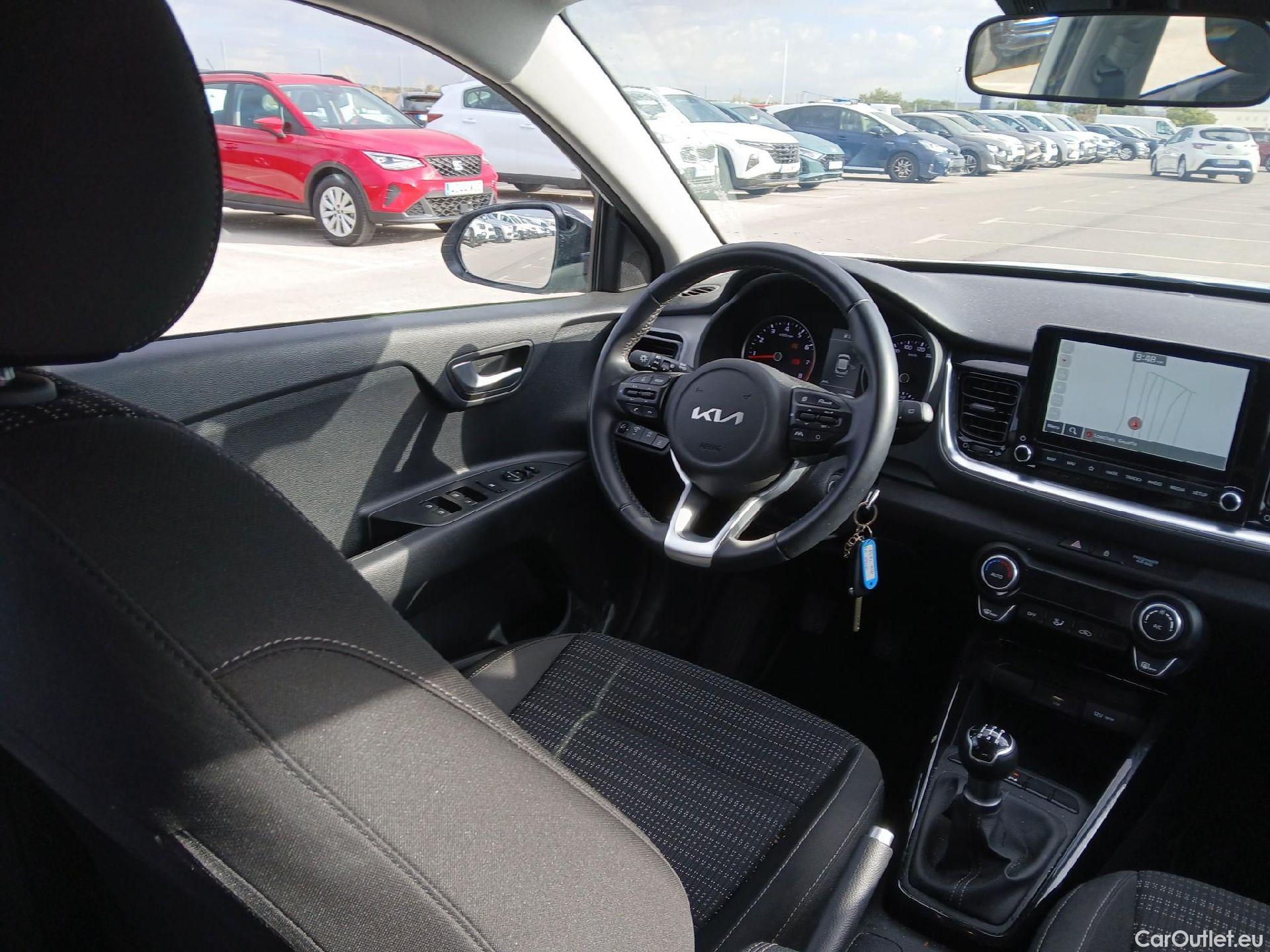 KIA  STONIC KIA  / 2017 / 5P / todoterreno 1.2 DPi 62kW (84CV) Drive #3