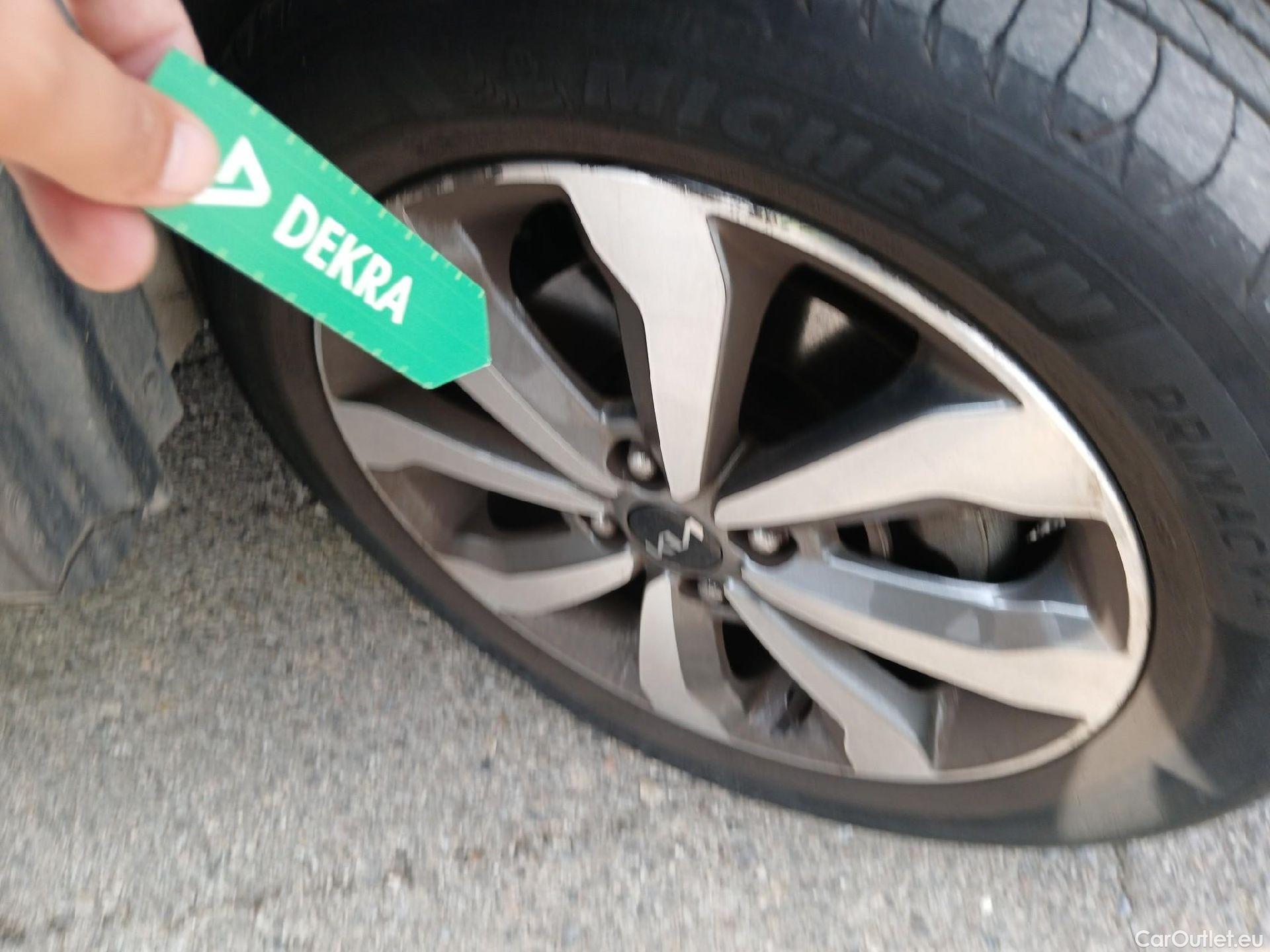 KIA  STONIC  Drive 1.0 T-GDI 100CV MT6 E6d #28