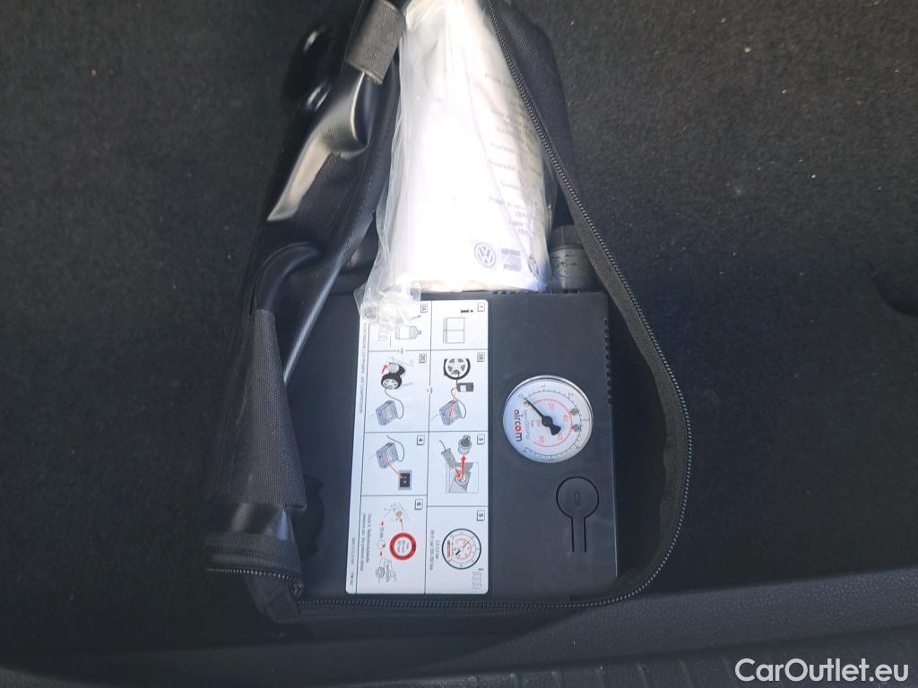 Volkswagen  Golf  VIII Berlina 2.0 TDI 115CV MT6 E6d #10