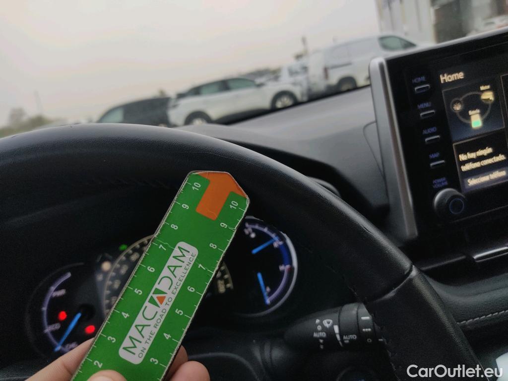  Toyota  RAV4 TOYOTA  / 2018 / 5P / todoterreno 2.5l 220H Advance #22