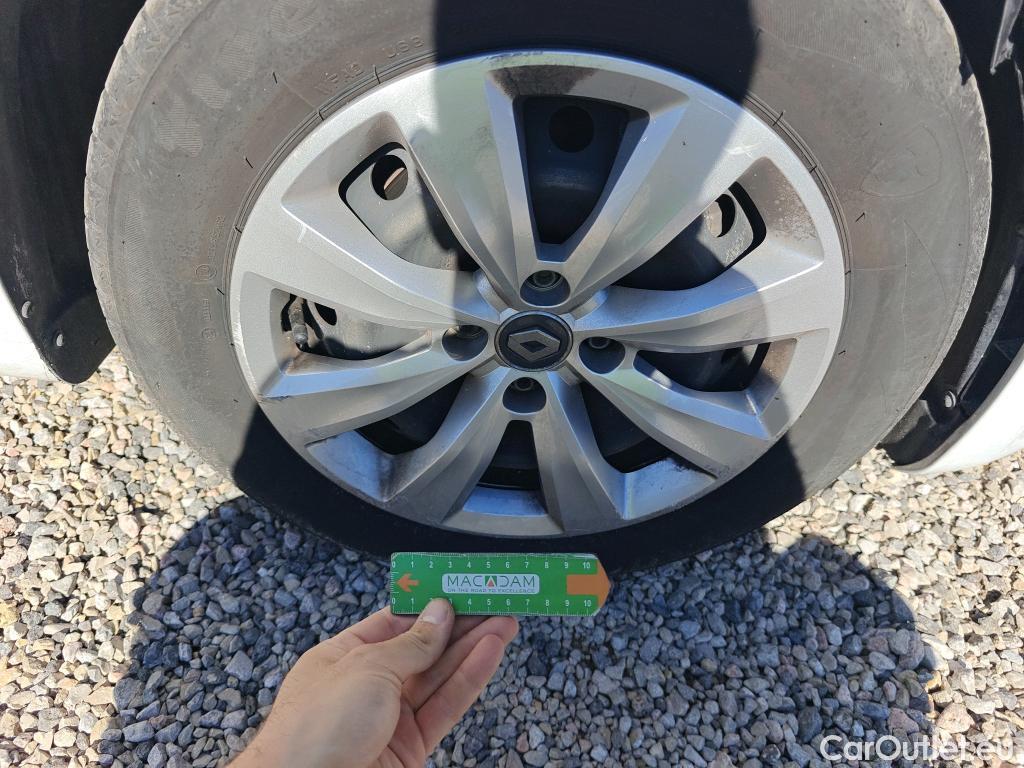  Renault  Clio RENAULT  / 2019 / 5P / berlina con portón Business TCe 74 kW (100CV) GLP #27